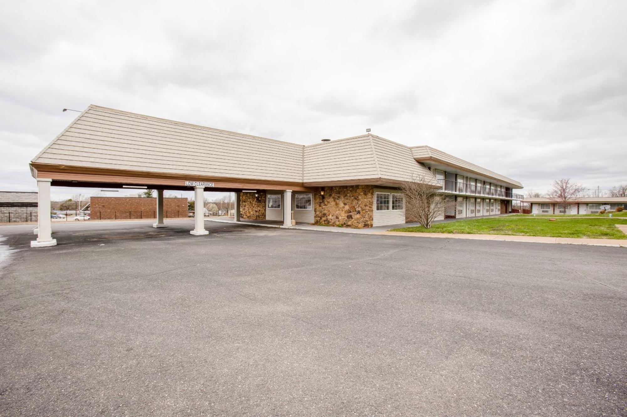 Oyo Hotel Lebanon Mo I-44 Exterior photo